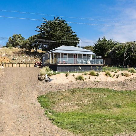 Moeraki Beach Haven - Otago Beachfront Home Екстериор снимка