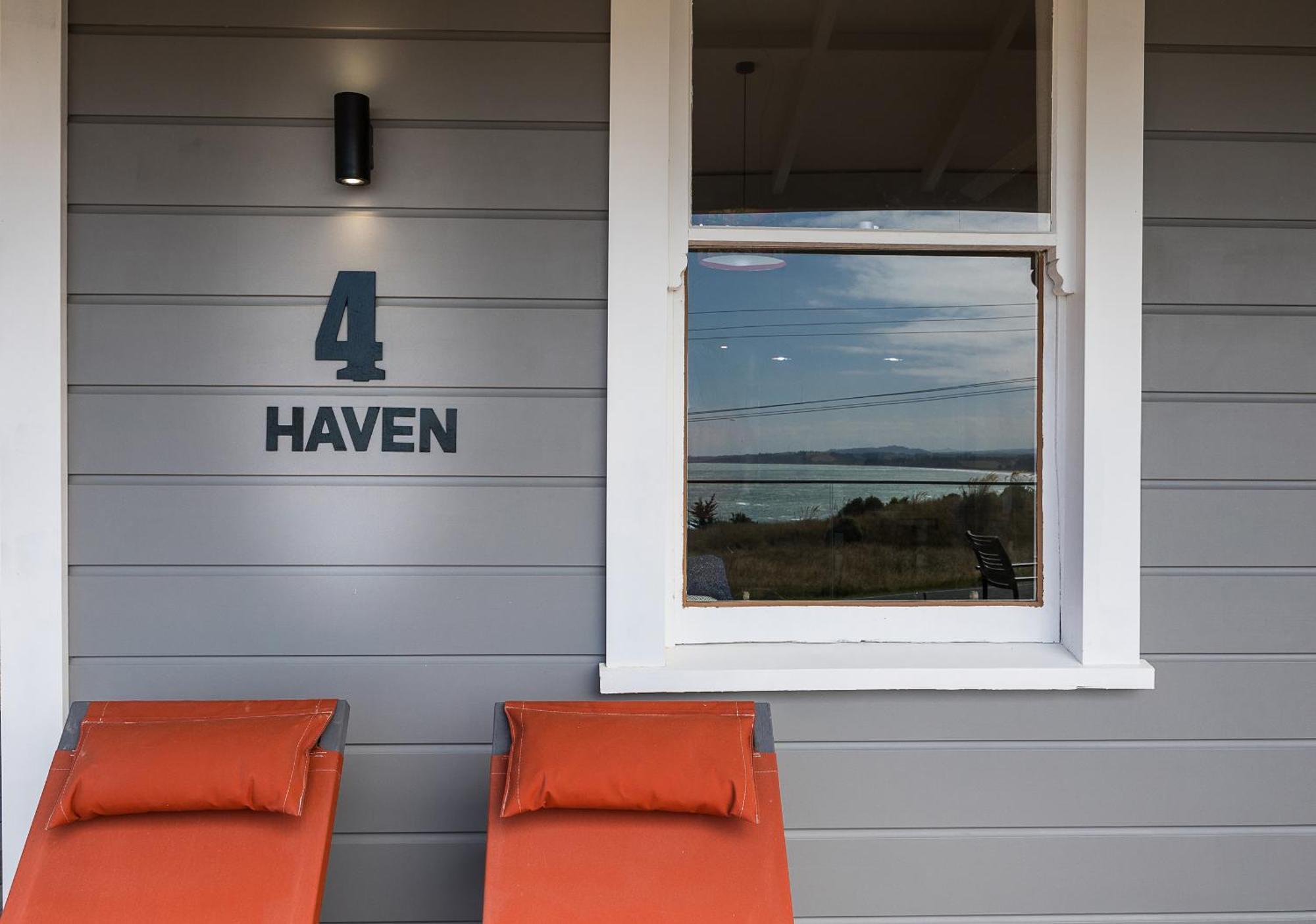 Moeraki Beach Haven - Otago Beachfront Home Екстериор снимка