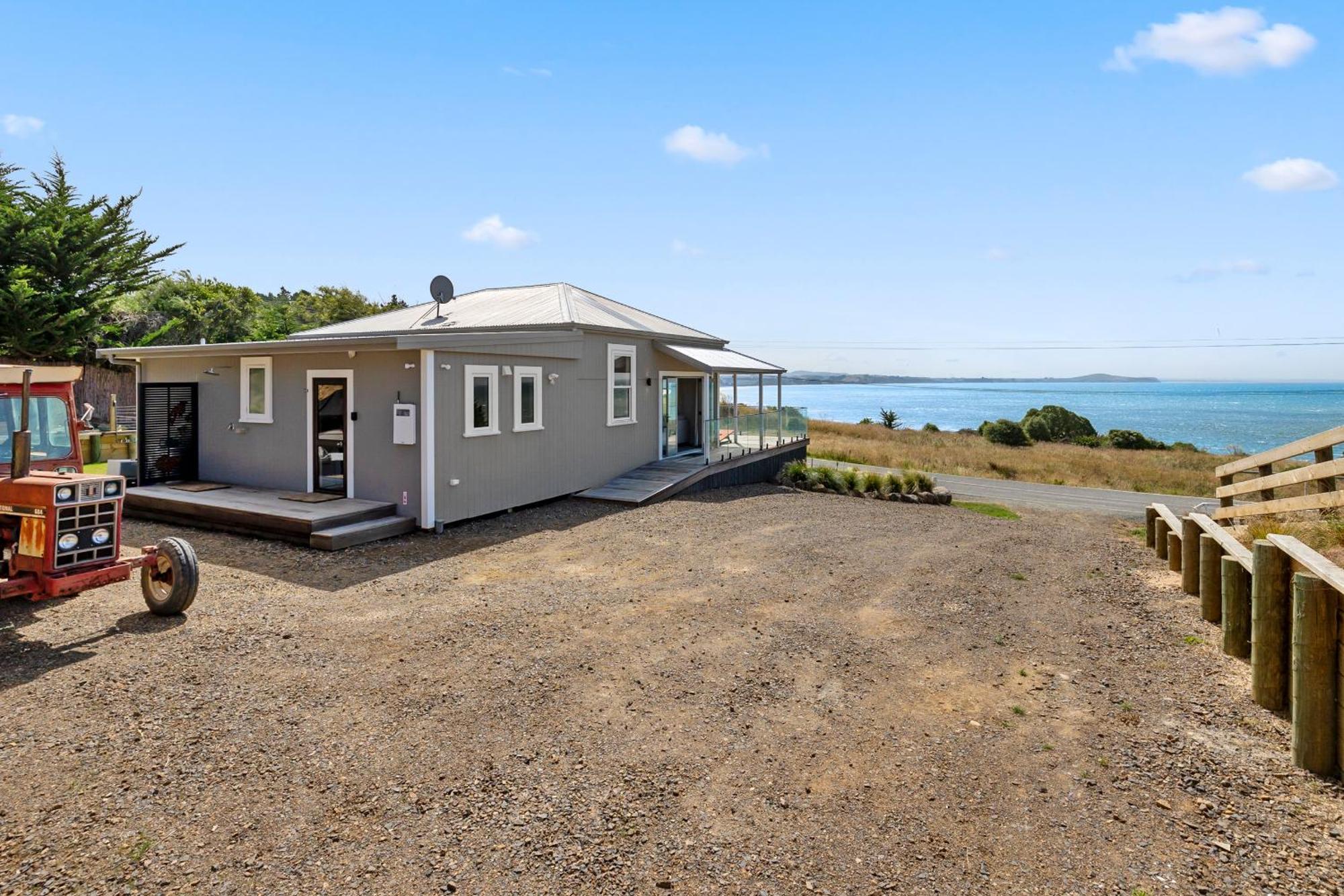 Moeraki Beach Haven - Otago Beachfront Home Екстериор снимка