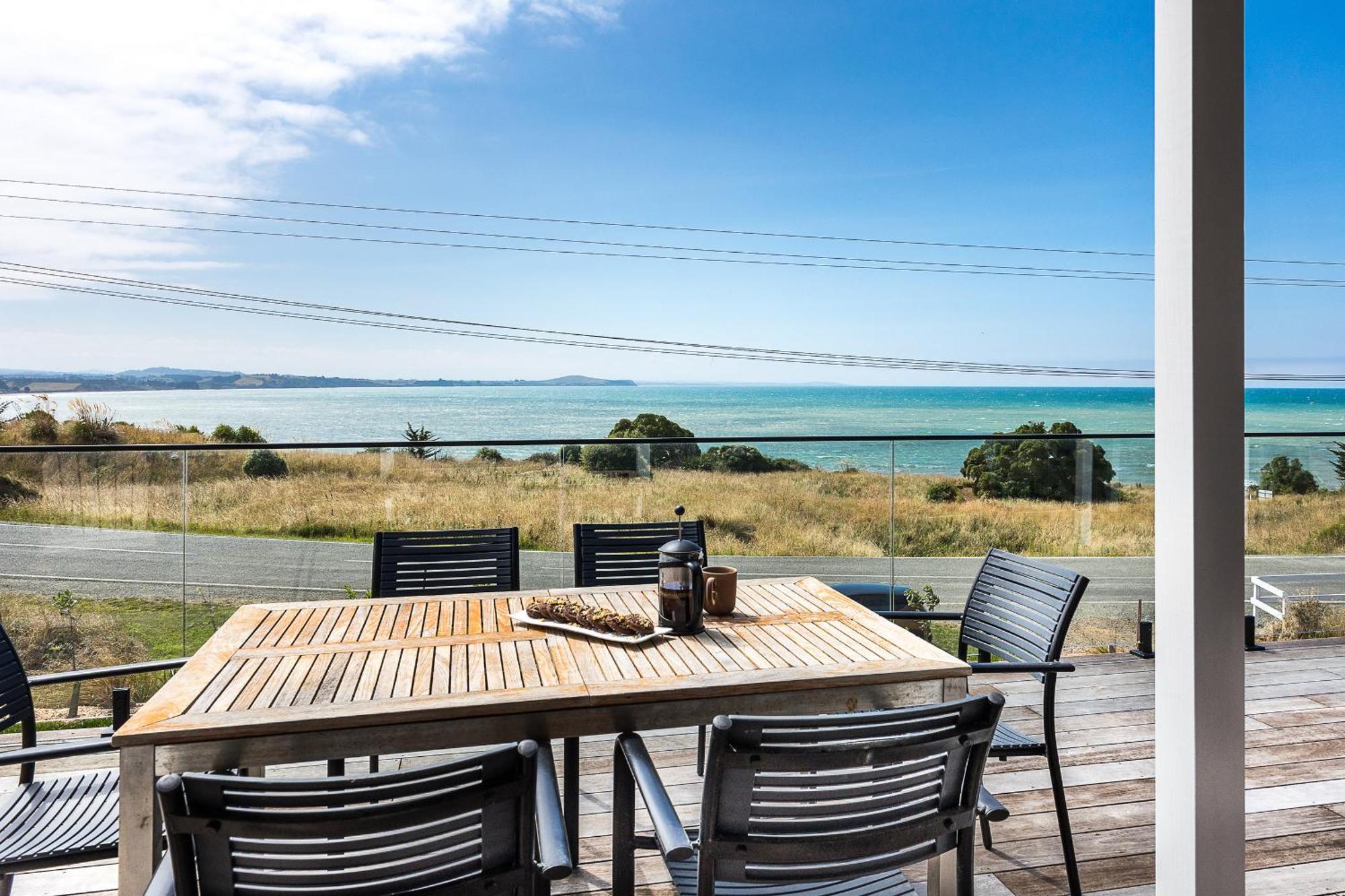 Moeraki Beach Haven - Otago Beachfront Home Екстериор снимка